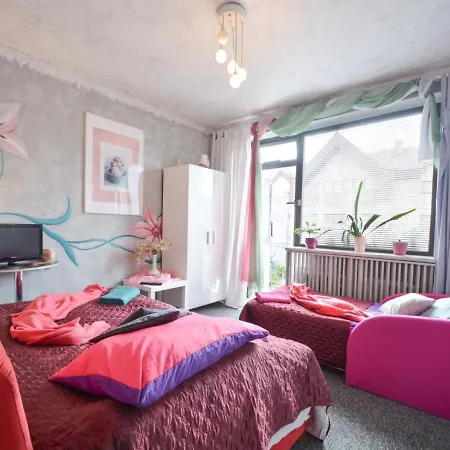 Auberge de jeunesse Dom Tu I Teraz